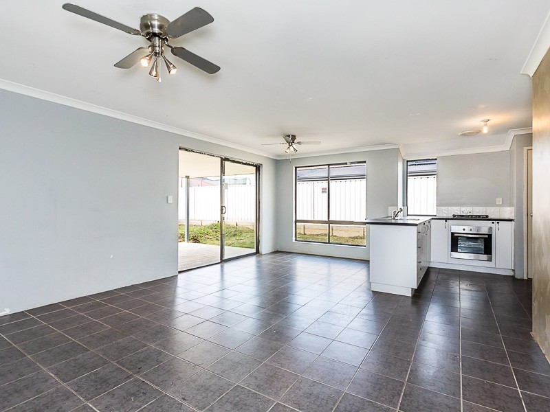 33 Ninth Road, Brookdale WA 6112