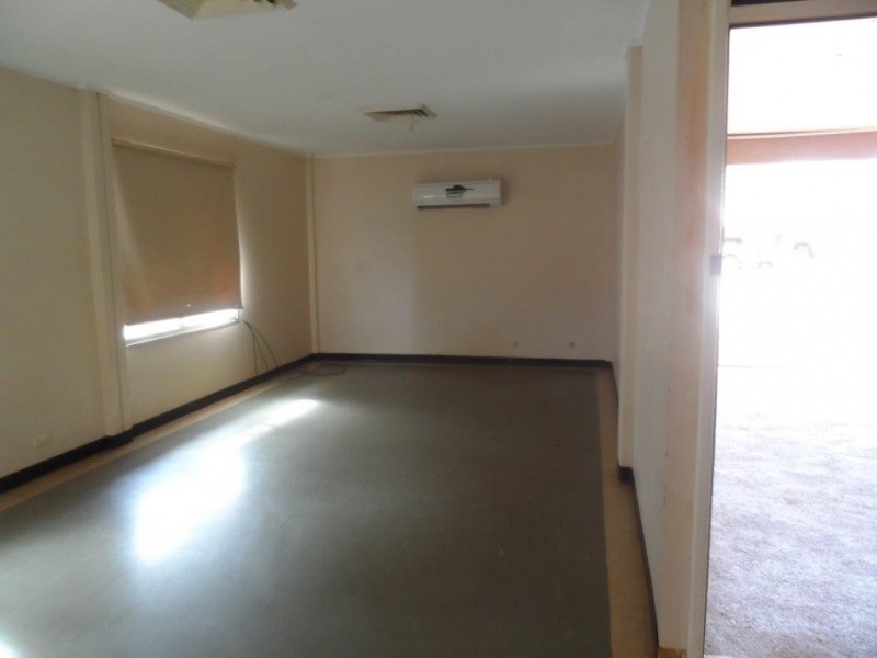 4 Brockman Ave, Newman WA 6753