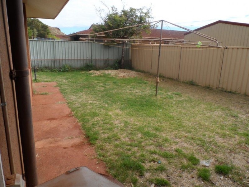 4 Brockman Ave, Newman WA 6753