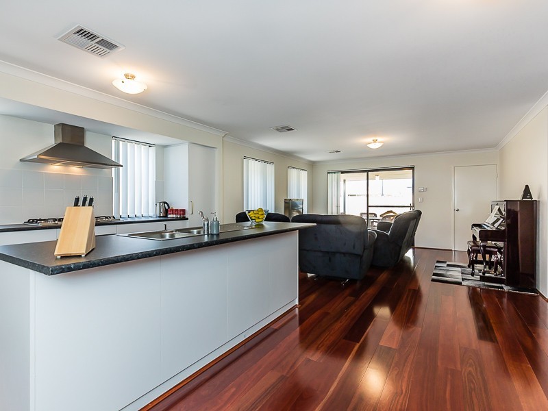 23 Torino Crescent, Piara Waters WA 6112