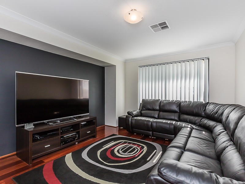 23 Torino Crescent, Piara Waters WA 6112