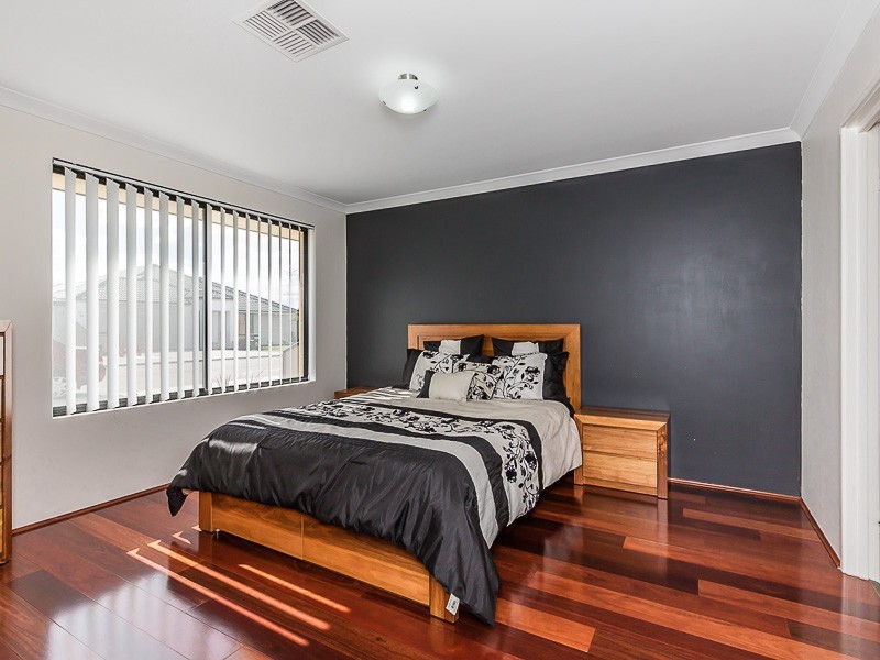 23 Torino Crescent, Piara Waters WA 6112