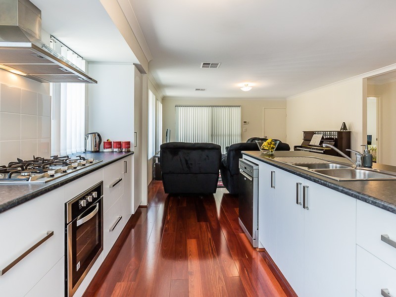 23 Torino Crescent, Piara Waters WA 6112