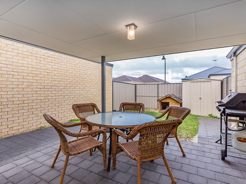 23 Torino Crescent, Piara Waters WA 6112