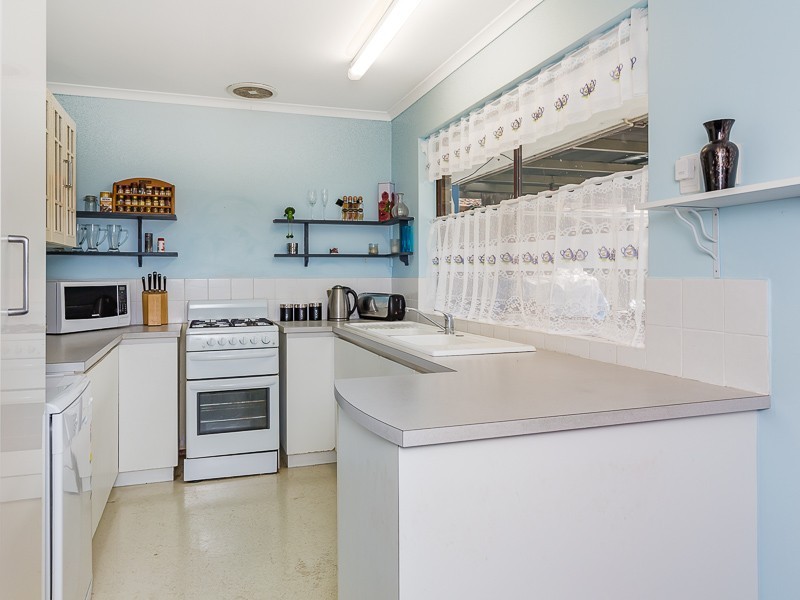 42 Willowmead Way, Kelmscott WA 6111