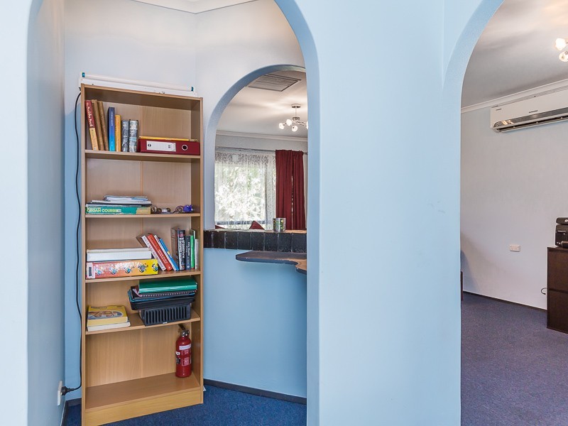 42 Willowmead Way, Kelmscott WA 6111