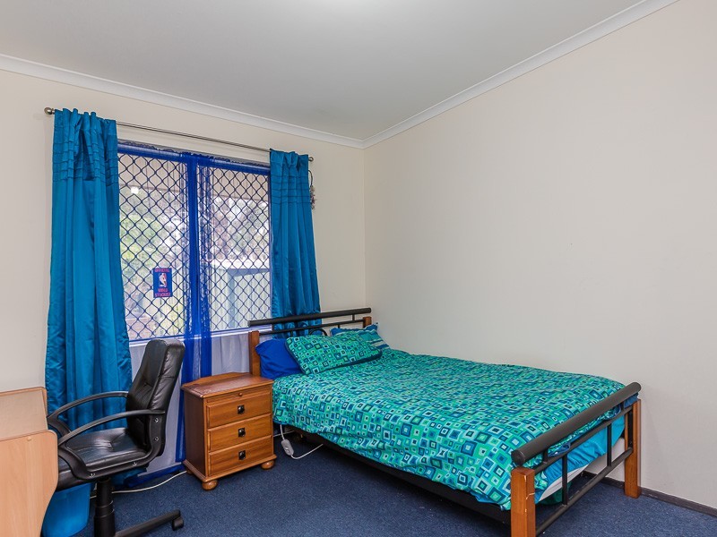 42 Willowmead Way, Kelmscott WA 6111