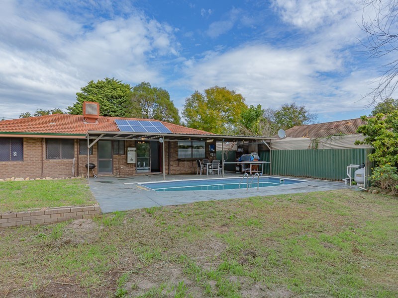 42 Willowmead Way, Kelmscott WA 6111