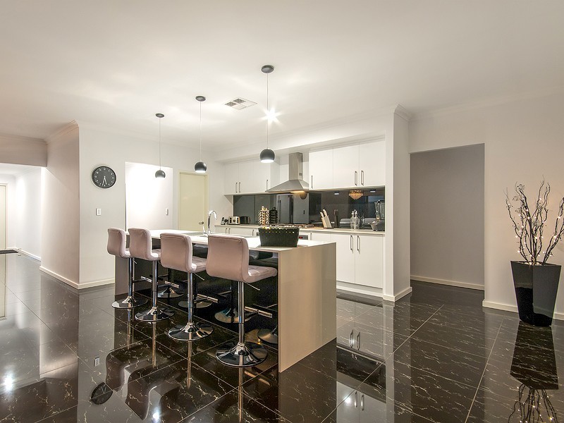 11 Cochins Street, Southern River WA 6110