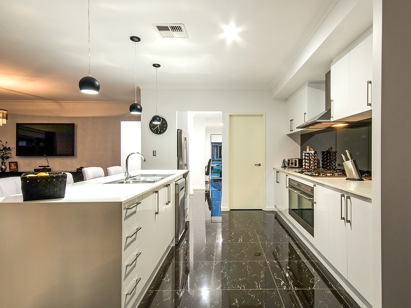 11 Cochins Street, Southern River WA 6110