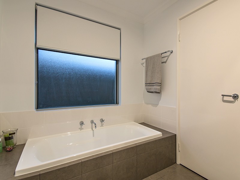 11 Cochins Street, Southern River WA 6110