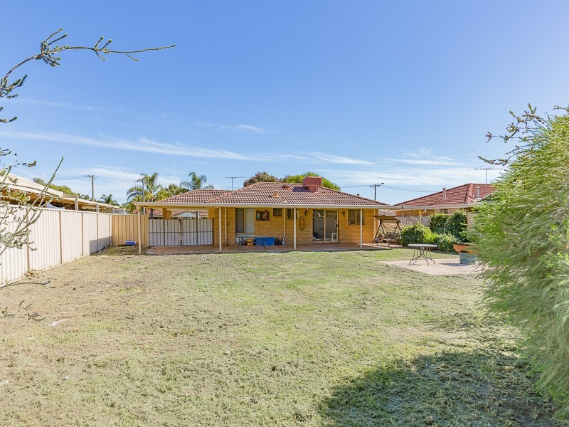 22 Lemon Grove, Seville Grove WA 6112