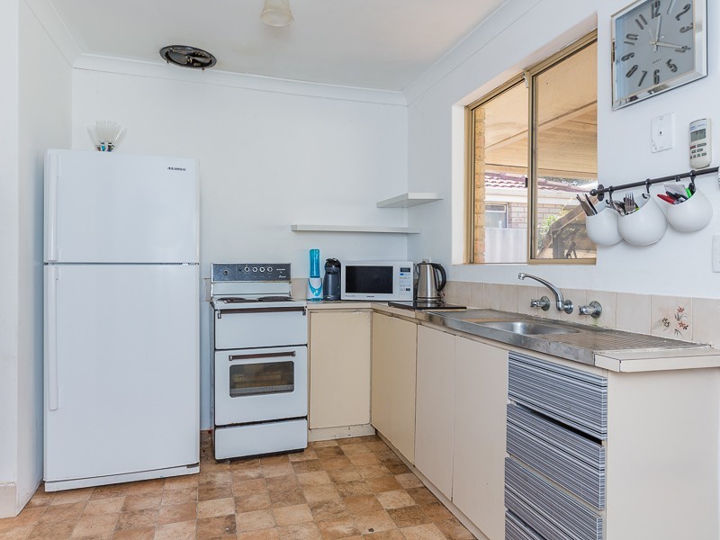 22 Lemon Grove, Seville Grove WA 6112