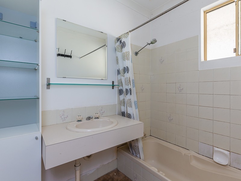 22 Lemon Grove, Seville Grove WA 6112