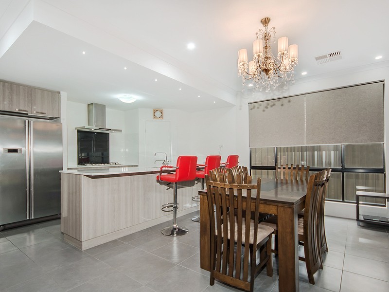 3 Ernest Way, Hilbert WA 6112