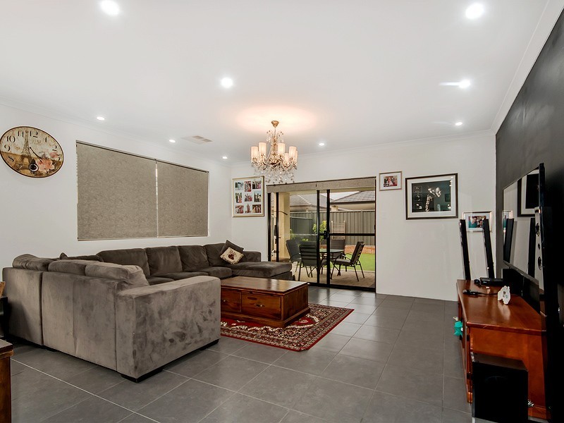 3 Ernest Way, Hilbert WA 6112