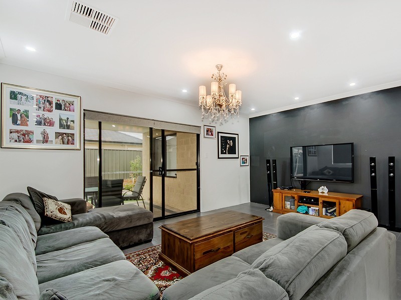 3 Ernest Way, Hilbert WA 6112