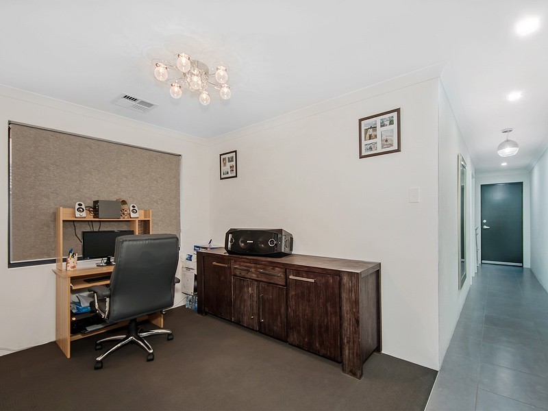 3 Ernest Way, Hilbert WA 6112