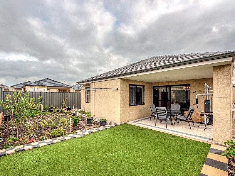 3 Ernest Way, Hilbert WA 6112