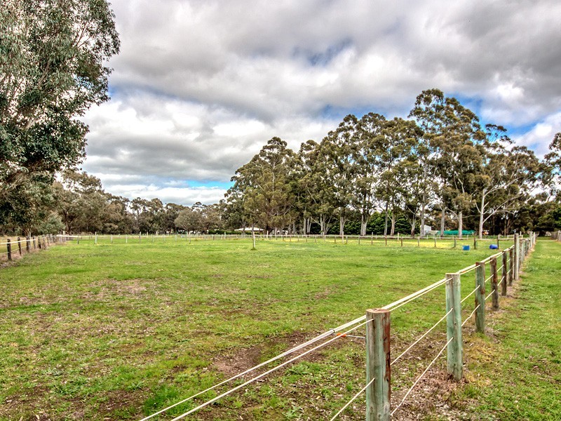 20 Delta Court, Darling Downs WA 6122