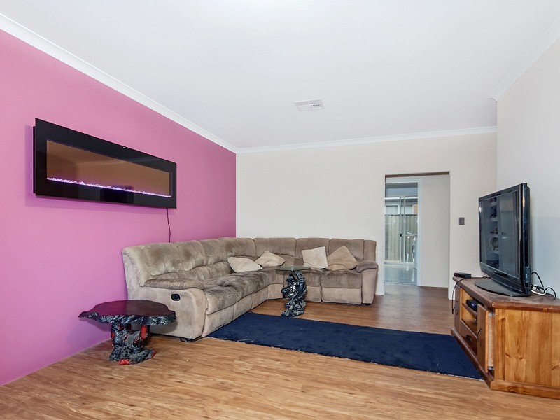 32 Barraberry Way, Byford WA 6122