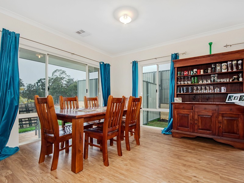 32 Barraberry Way, Byford WA 6122