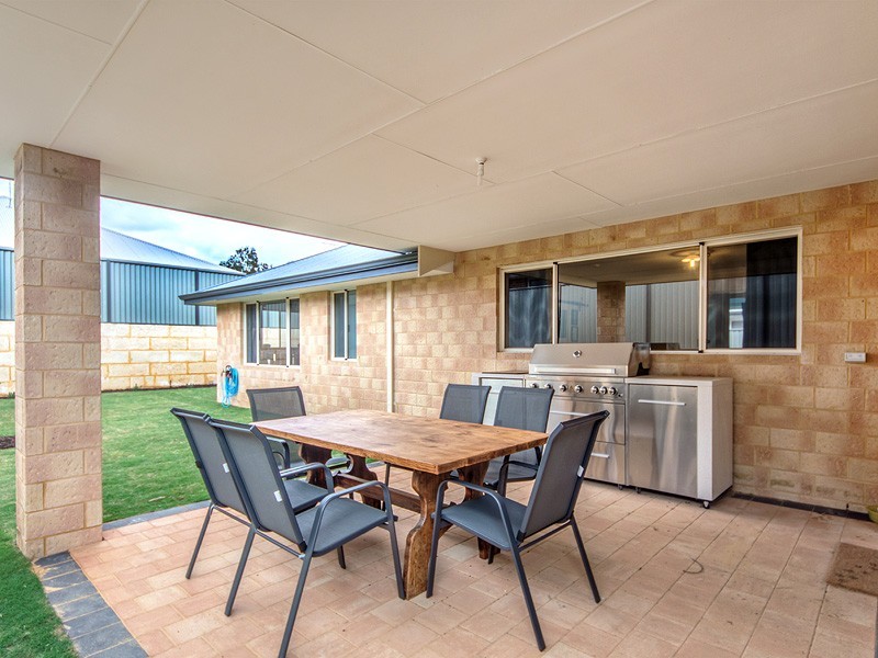 32 Barraberry Way, Byford WA 6122