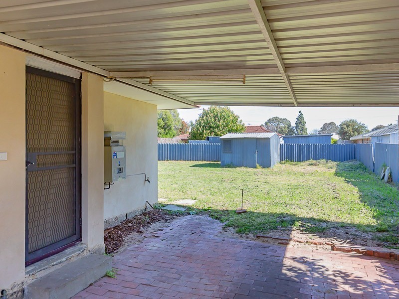 9 Elanora Road, Armadale WA 6112