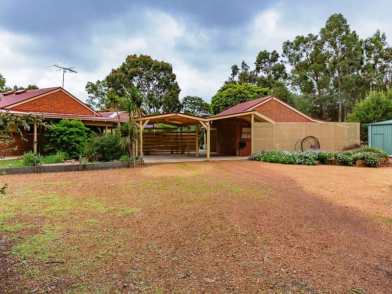 15 Wallangarra Drive N, Bedfordale WA 6112