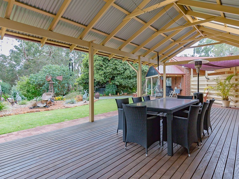 15 Wallangarra Drive N, Bedfordale WA 6112