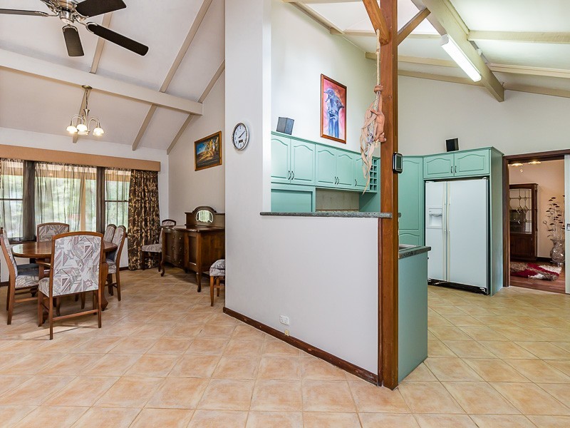 15 Wallangarra Drive N, Bedfordale WA 6112