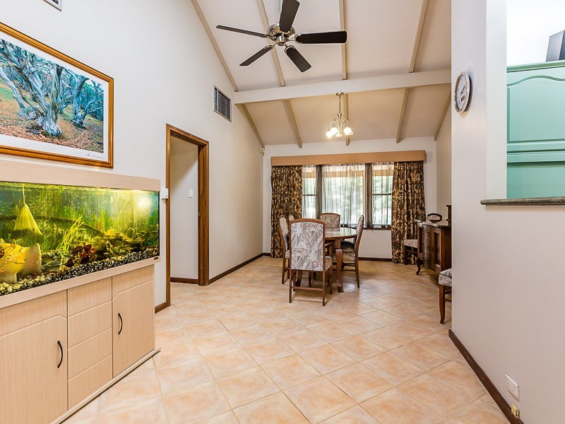 15 Wallangarra Drive N, Bedfordale WA 6112