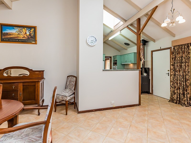 15 Wallangarra Drive N, Bedfordale WA 6112