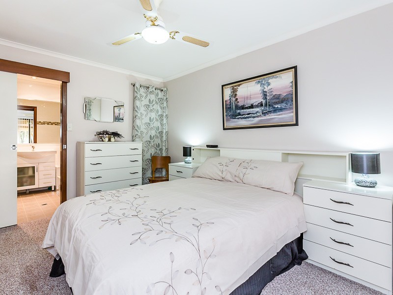 15 Wallangarra Drive N, Bedfordale WA 6112