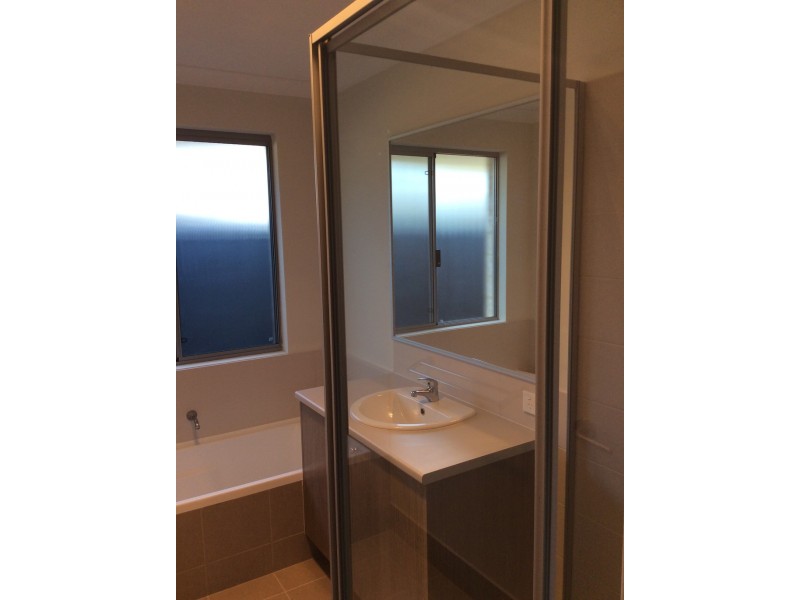 9 Sarsparilla Ramble, Byford WA 6122