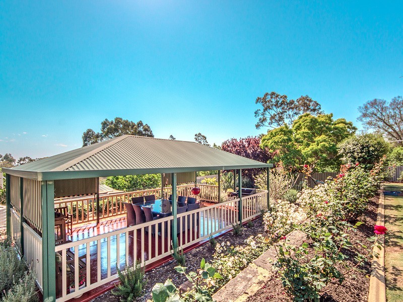 8 Bradshaw Road, Byford WA 6122