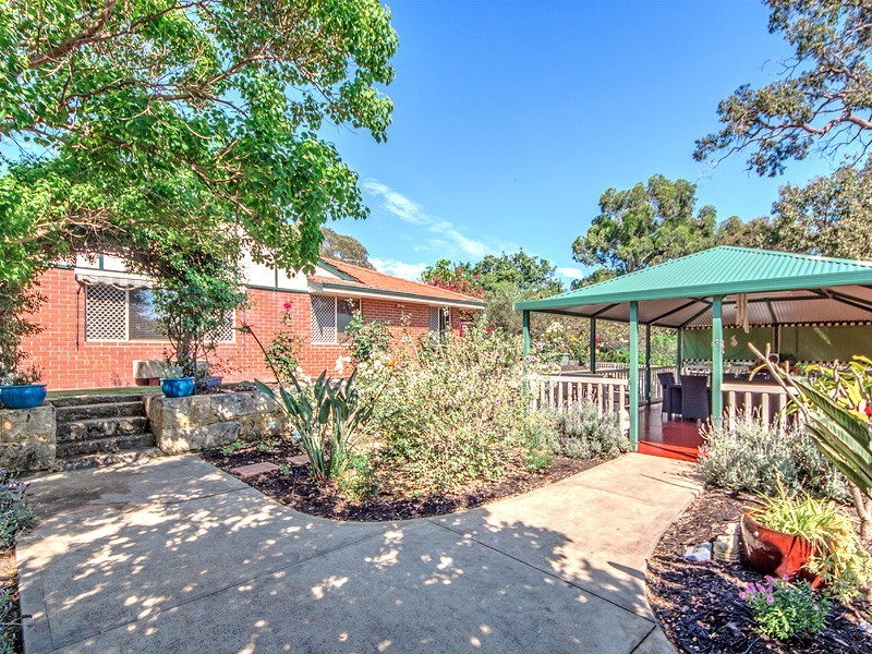 8 Bradshaw Road, Byford WA 6122