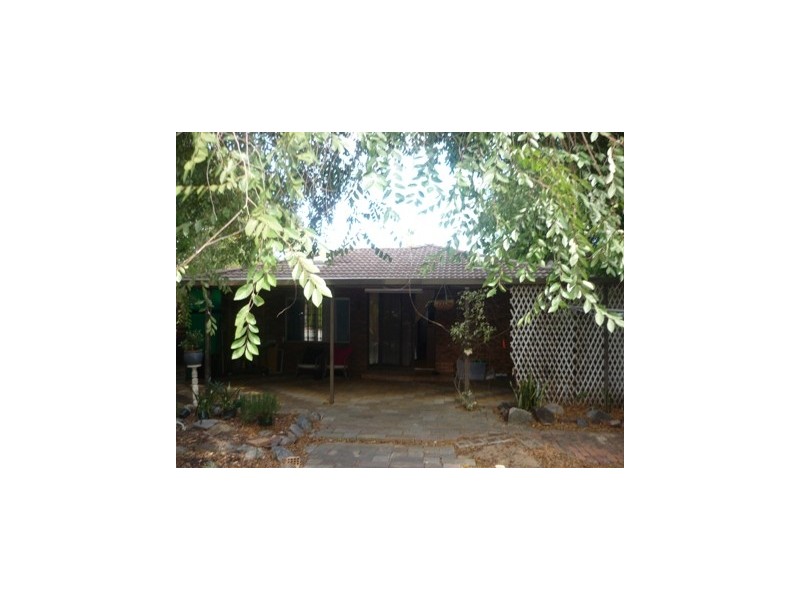 5 Castle Place, Armadale WA 6112