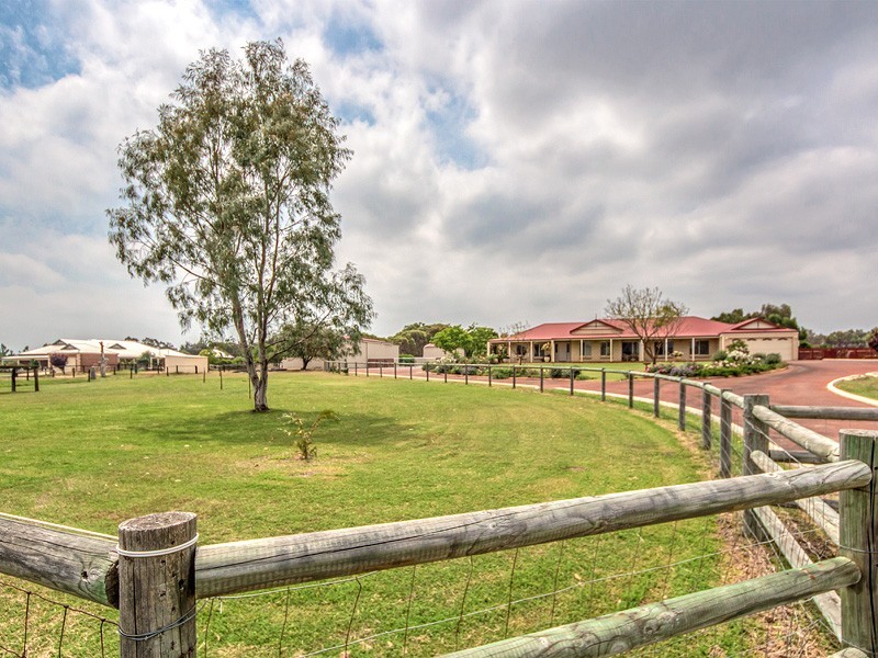 16 Greenhill Grove, Cardup WA 6122