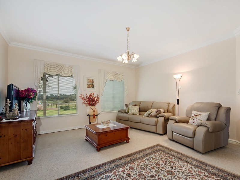 16 Greenhill Grove, Cardup WA 6122