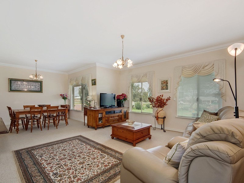 16 Greenhill Grove, Cardup WA 6122