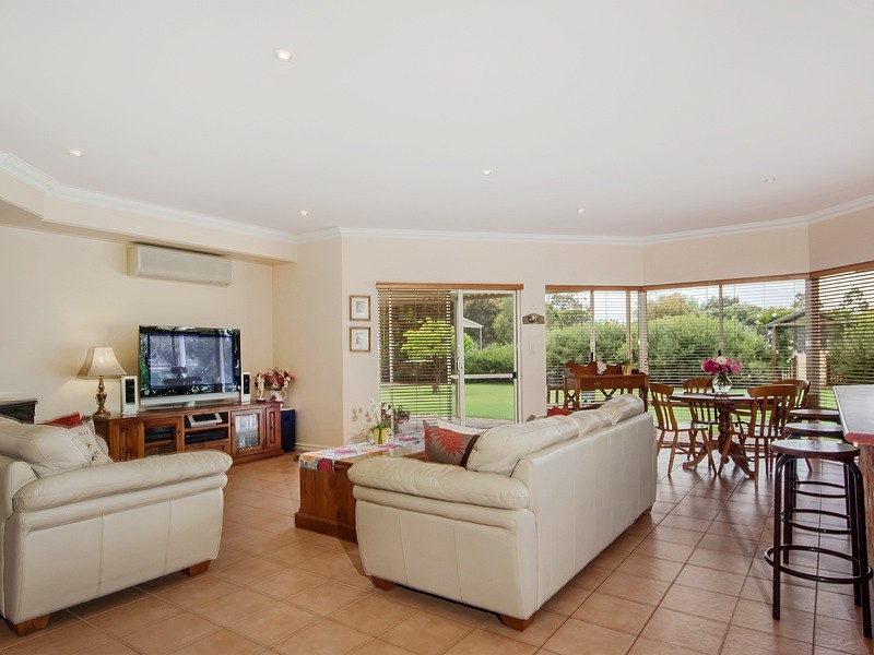 16 Greenhill Grove, Cardup WA 6122