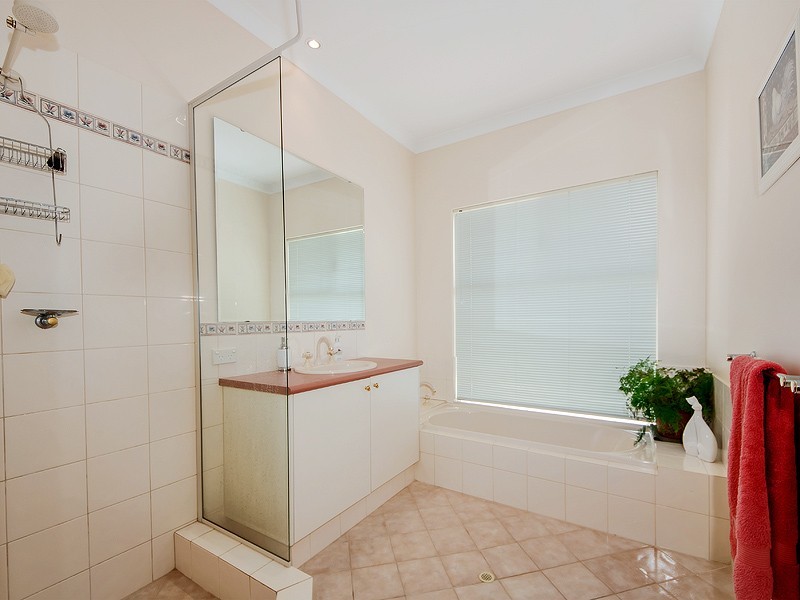 16 Greenhill Grove, Cardup WA 6122