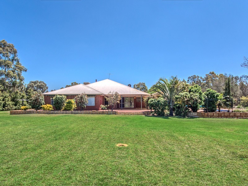56 Walker Road, Serpentine WA 6125