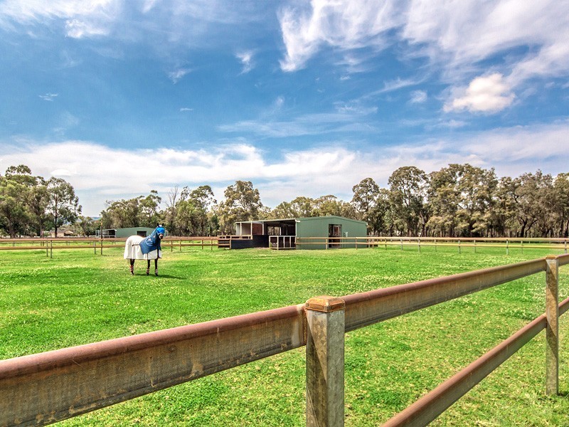 804 Redcliffe Road, Cardup WA 6122