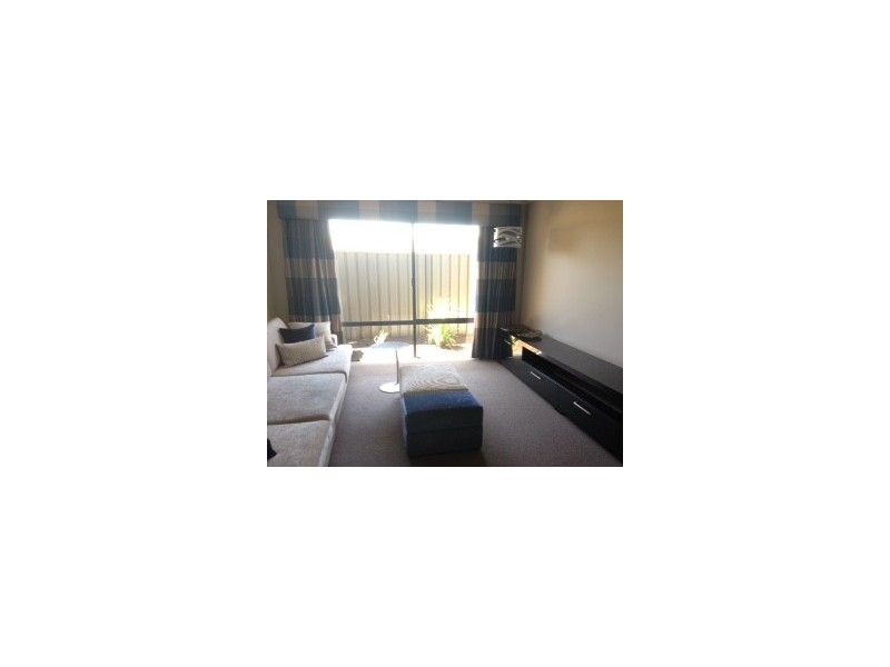 10 Jindabyne Street, Hilbert WA 6112