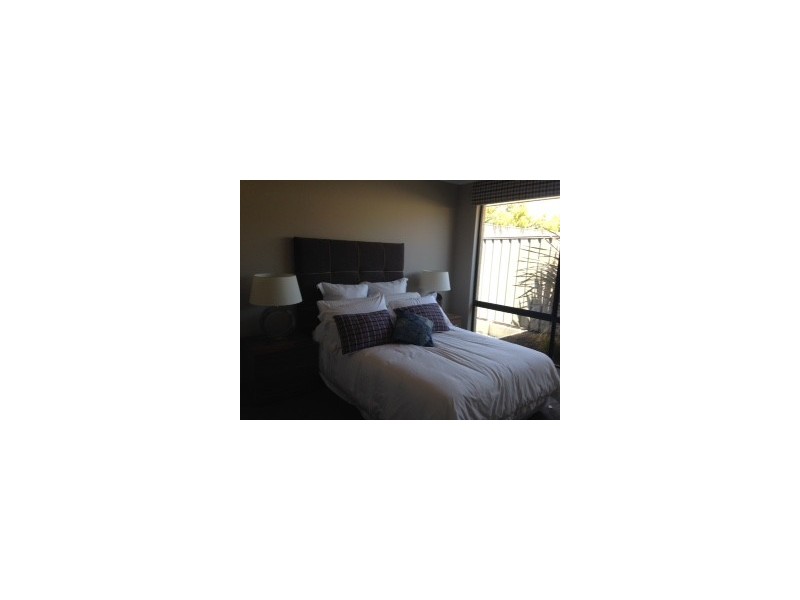 10 Jindabyne Street, Hilbert WA 6112