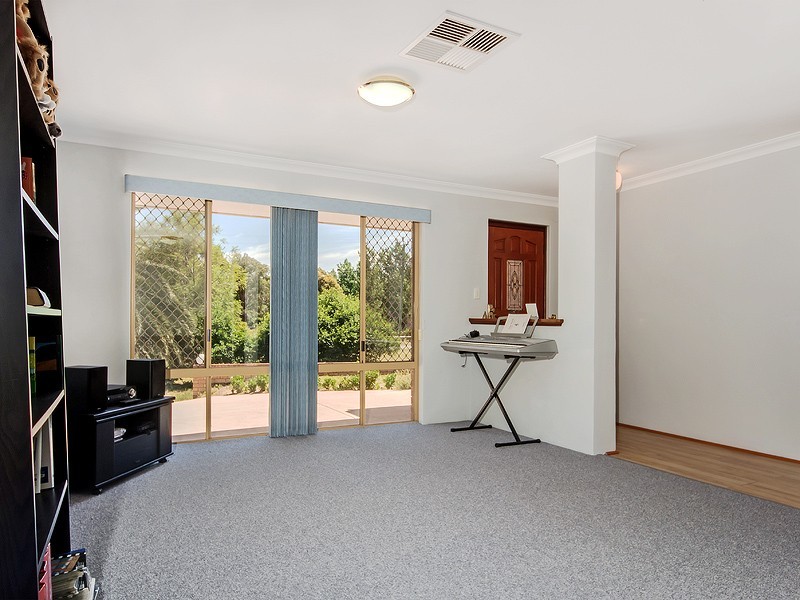 24 Rain Lover Court, Darling Downs WA 6122