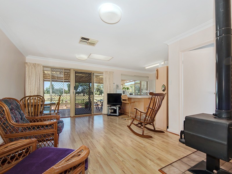 24 Rain Lover Court, Darling Downs WA 6122