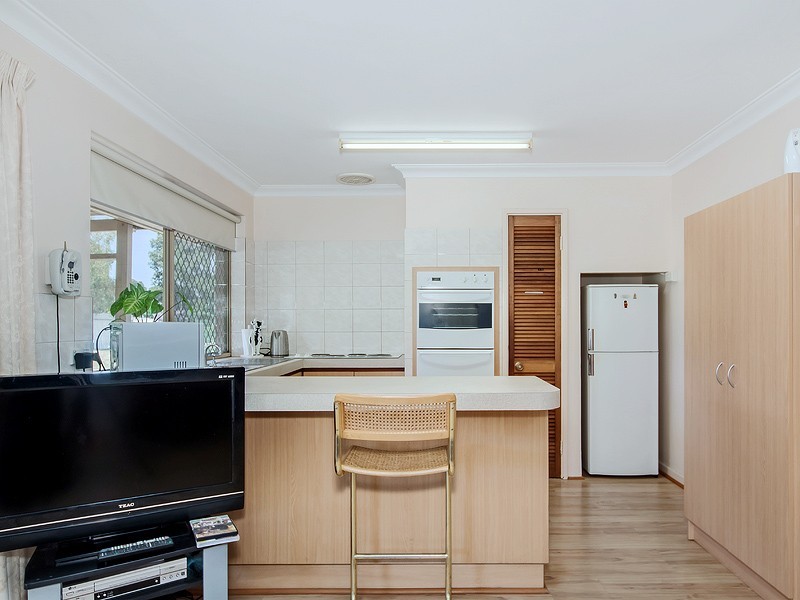 24 Rain Lover Court, Darling Downs WA 6122